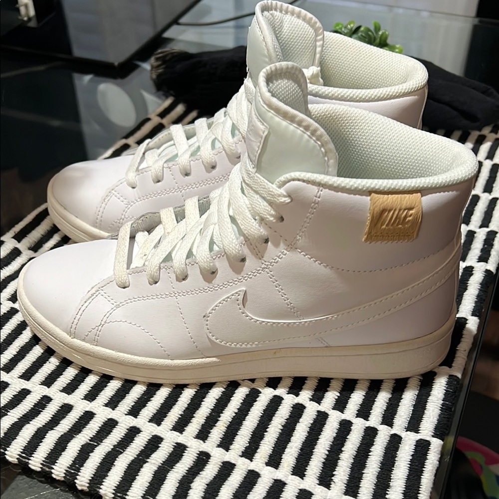 New Nike Women's White High-Top Sneakers Sz 7.5